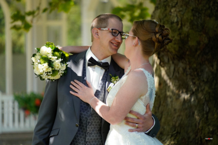 Brautpaar beim Fotoshooting mit Hochzeitsfotograf Matthias Becker